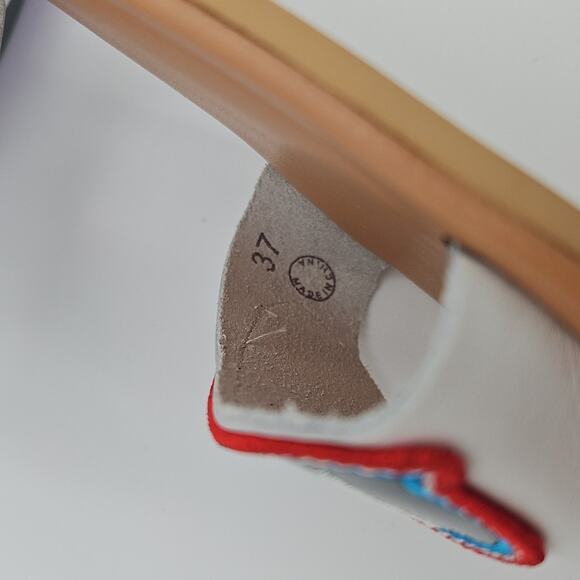 Love Moschino "I DO" Size 6.5 White Ankle Strap Bride Heart Wedding Sandals EUC - Picture 16 of 16